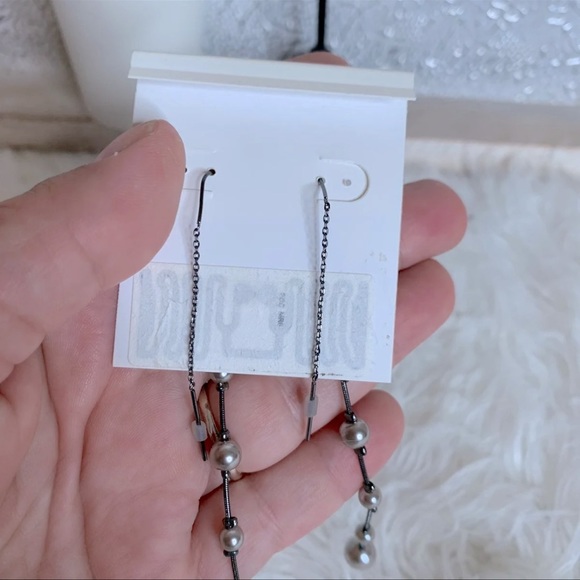 Kenneth Cole Gunmetal Pearl Beaded Earrings NWT - Picture 3 of 3